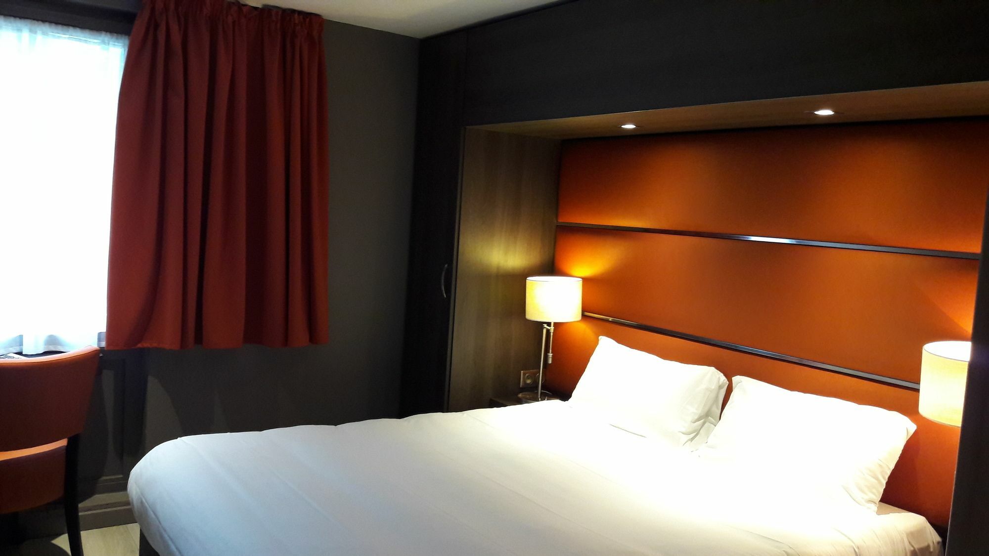 Hotel Crocus Caen Memorial Екстериор снимка